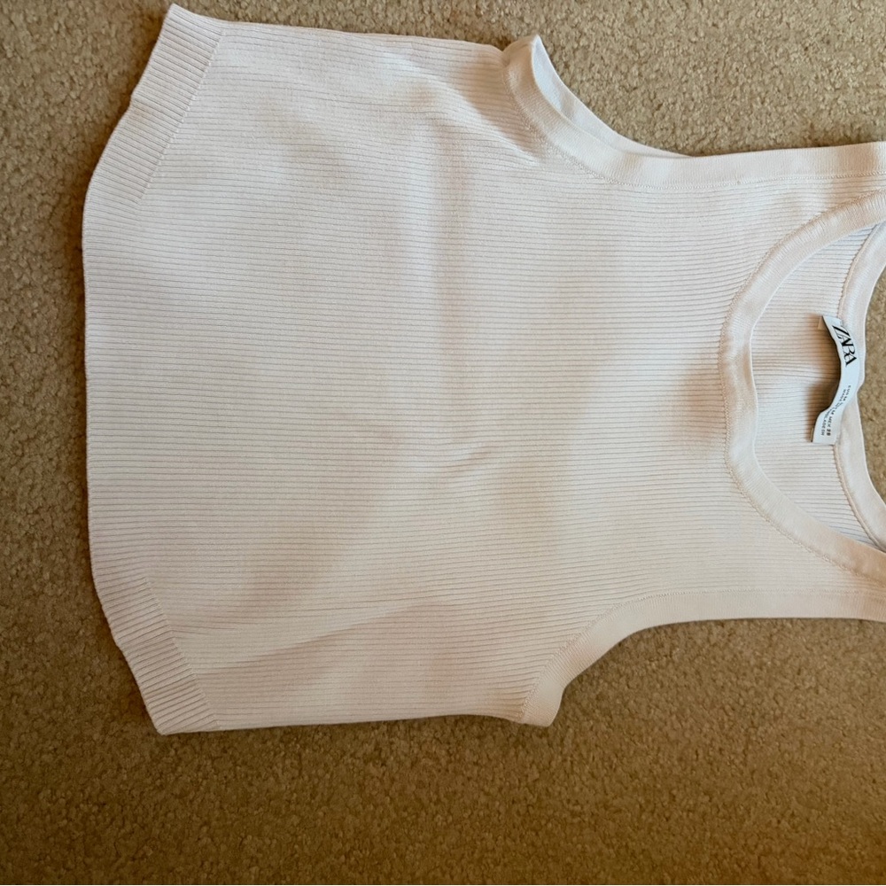 Zara Off-White Sleeveless Knit Top